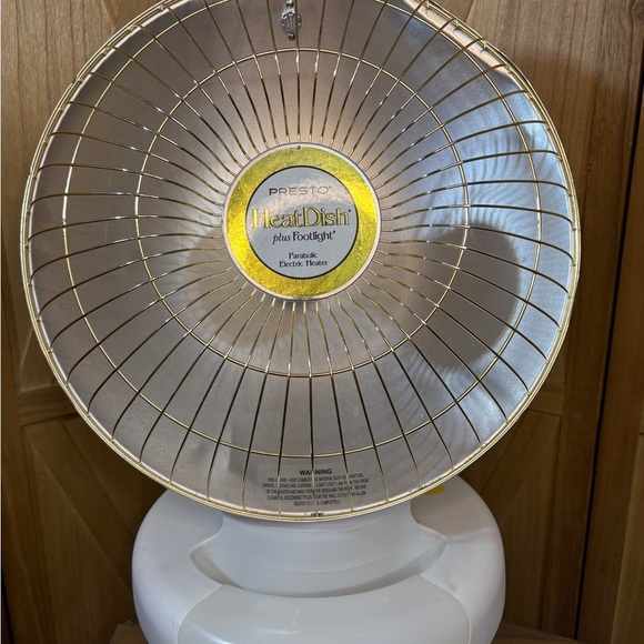 Presto HeatDish Parabolic Electric Heater plus Footlight - Picture 1 of 5